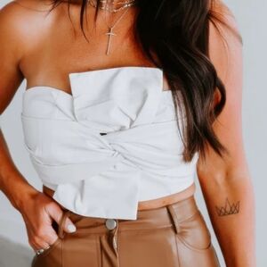 Mulla Los Angeles Ivory Bow Crop Top | Size small